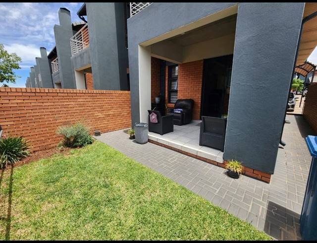 2 BEDROOM TOWNHOUSE FOR SALE IN MONTANA